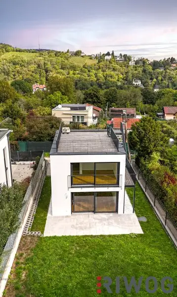 MINI VILLA AM HACKENBERG MIT CA. 37m² DACHTERRASSE UND IMPOSANTEM WEITBLICK AUF DIE CITY - EIGENGRUND IM KLEINGARTEN - GANZJÄHRIG BEWOHNBAR