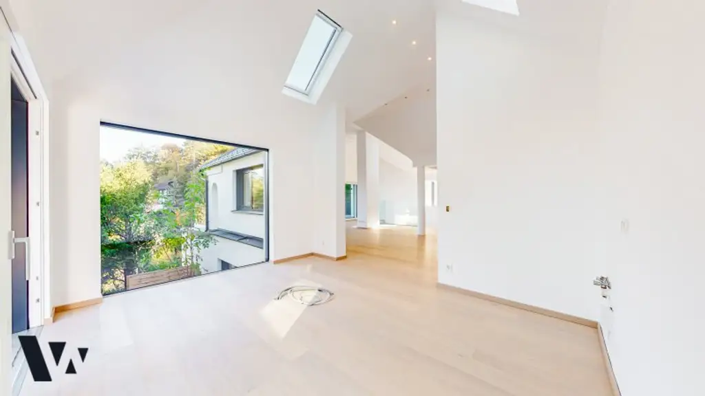 EINZIGARTIGE VILLA MIT INFINITY-POOL & BLICK ÜBER DIE DONAU