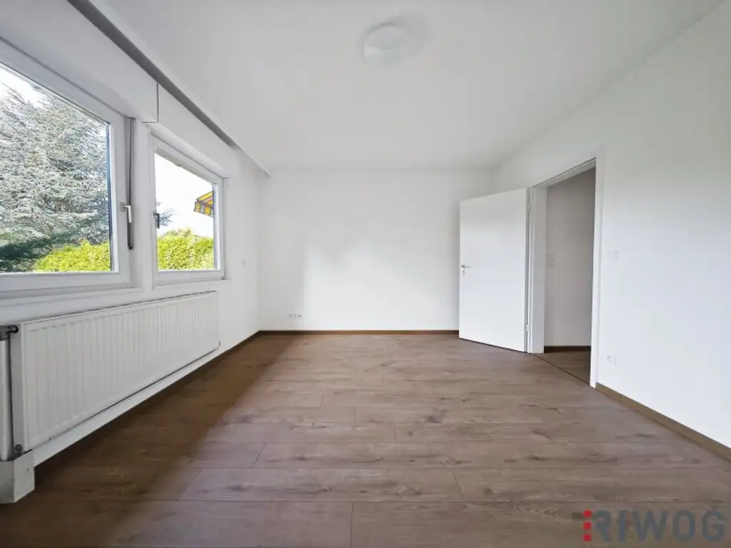Sonniger Bungalow mit südseitigem Garten inkl. Fernsicht & Pool | neue Einbauküche | Klima | voll unterkellert