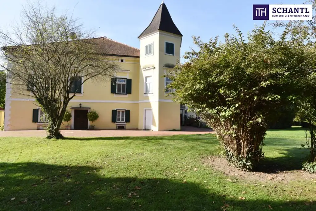 MÄRCHENHAFTE Wohnung im SCHLOSS inklusive Nutzung des SCHLOSSGARTENS! Ab sofort verfügbar!
