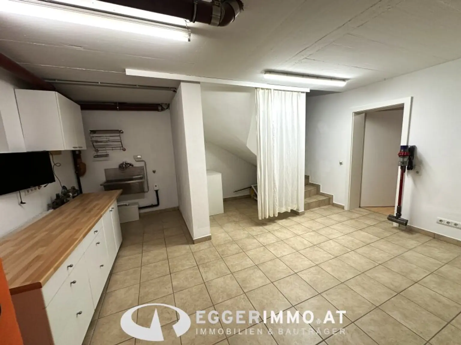 5751 Maishofen/Mitterhofen; attractive, well-maintained half of a house, 4 bedrooms,
