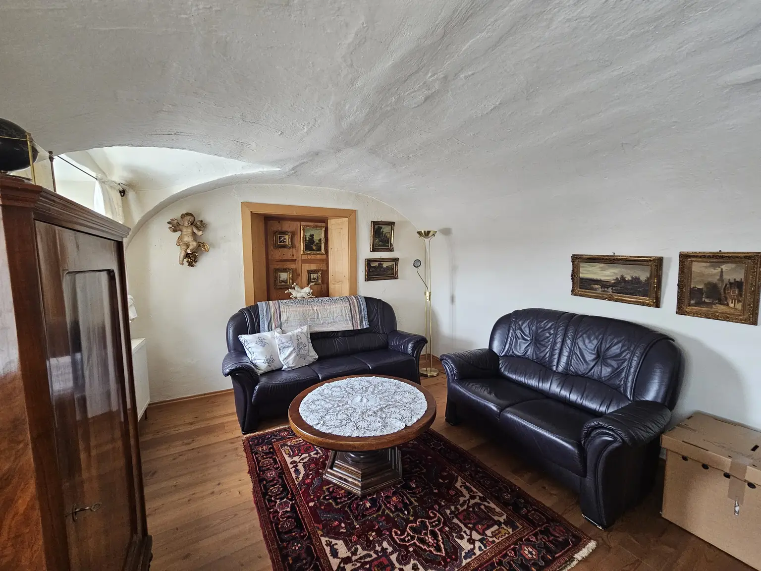 Gepflegtes Landhaus mit insgesamt 5 Wohnungen