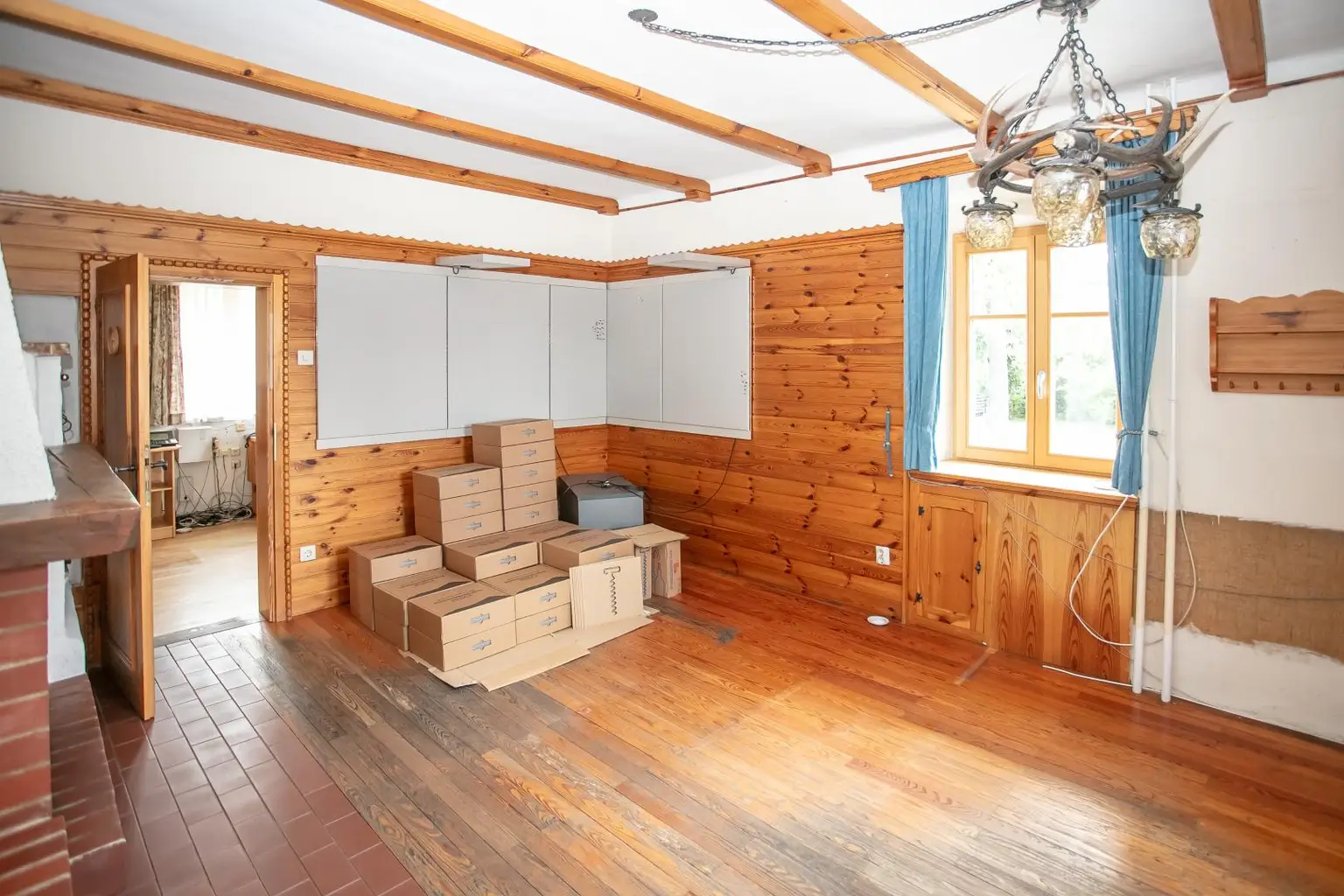 Mehrfamilienhaus - Zwei Wohneinheiten - Gewerbe möglich - großzügige Nutzflächen