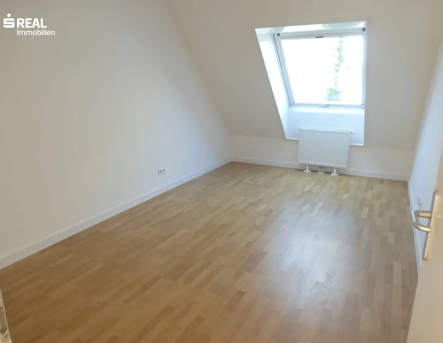 Wohlfühl-Zuhause mit Terrasse im 1. Dachgeschoß - ruhige, attraktive Lage im 6. Bezirk