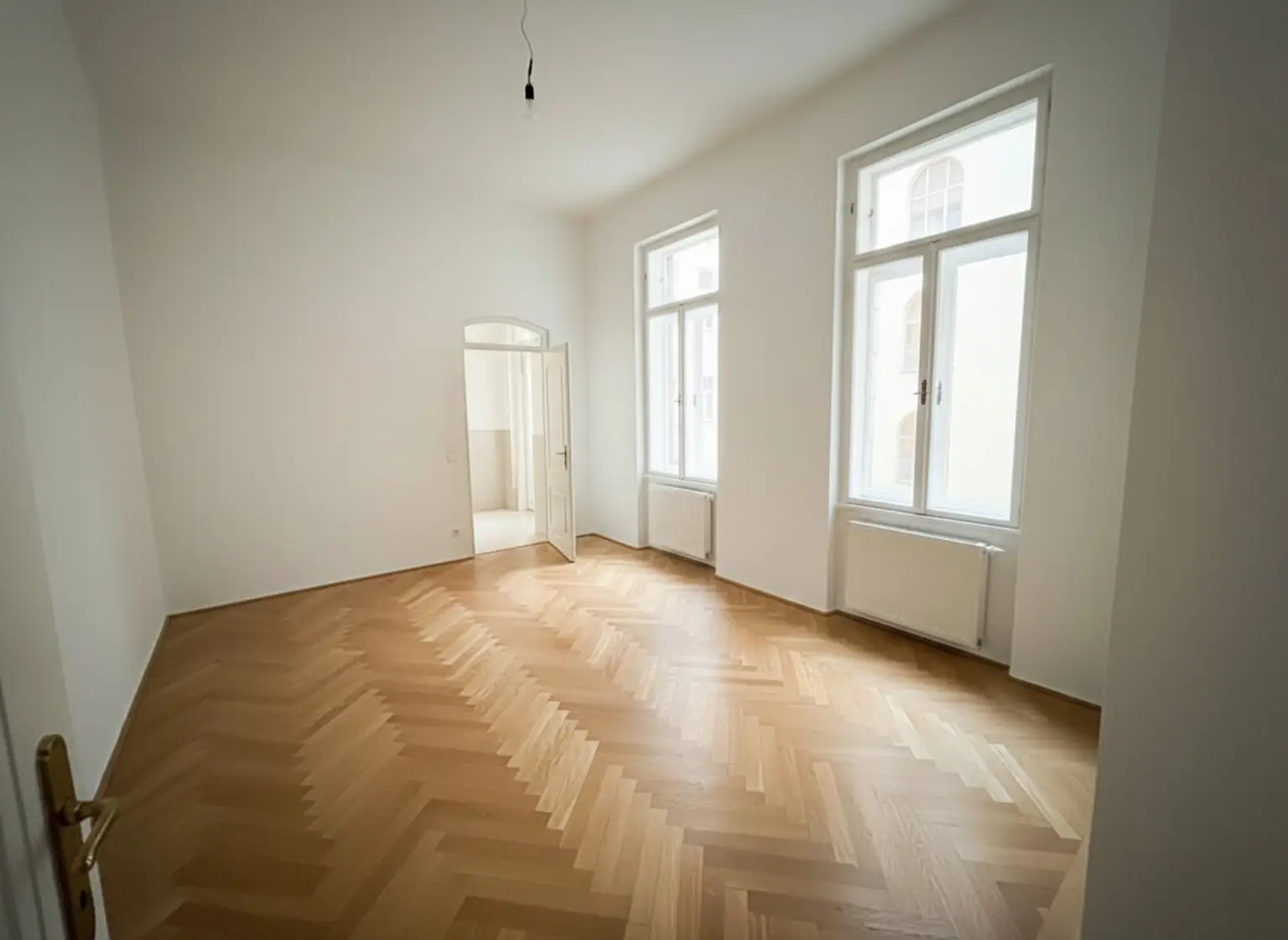 Charmantes, ansprechendes Apartment in zentraler Lage des 8. Bezirks mit zwei kleinen Balkonen