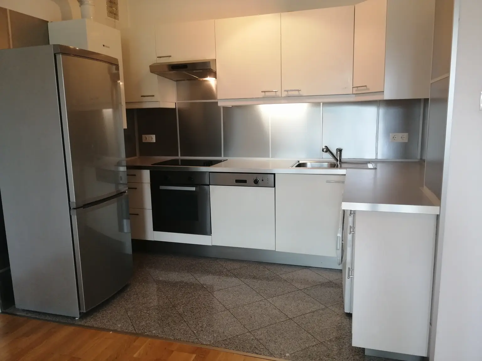 Ob Single oder Pärchen hier wollen Sie Wohnen! Nähe Kagranerplatz! Loggia!