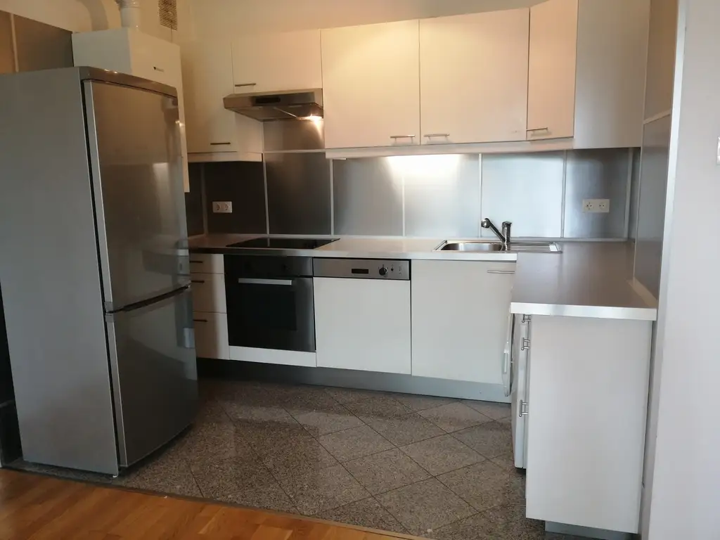 Ob Single oder Pärchen hier wollen Sie Wohnen! Nähe Kagranerplatz! Loggia!