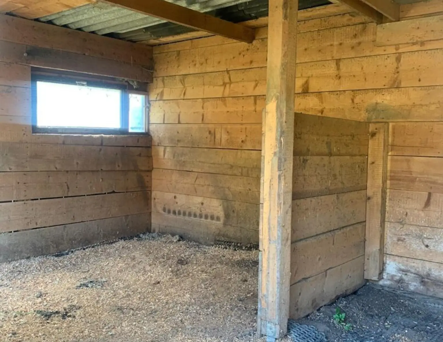 St Veit / St Donat : 2,7 Ha Land- und Forstw. -Grundstück mit Widmungpotenzial , zzt Pferde Weide mit Stall & Quelle, in traumhafter Lage in Kärnten - für 349.000,00 € zu haben!