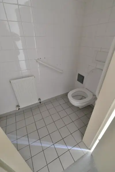 Nähe Innenstadt, Radetzkyplatz, UNBEFRISTETE Dachwohnung 3 Zimmer