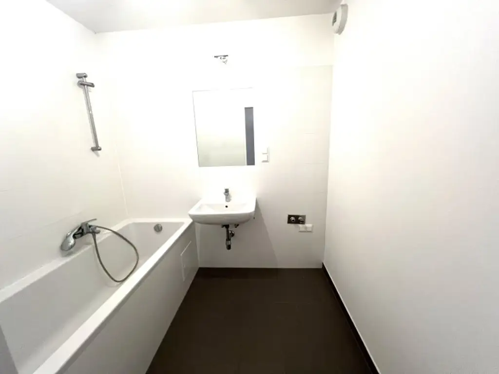 Attraktive 2-Zimmerwohnung mit Kühldecke und Balkon