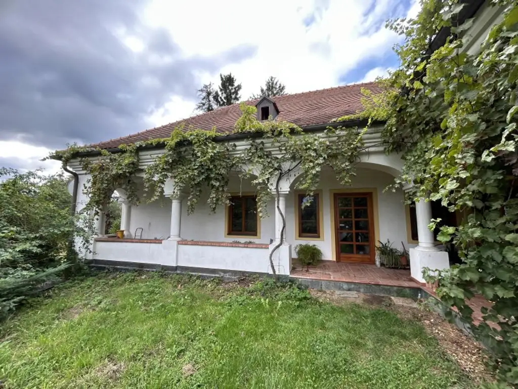 ++ Charmantes Mehrfamilienhaus mit großem Garten in Kleinmutschen ++
