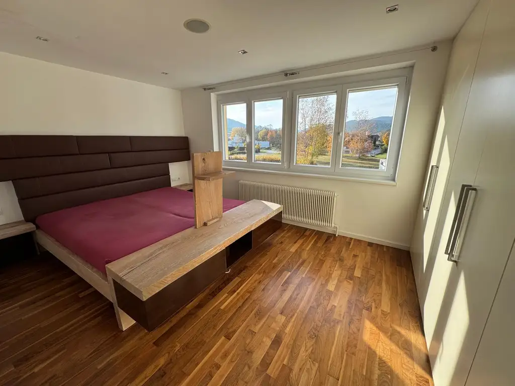 Moderne, luxuriöse  Wohlfühlwohnung mit Tiefgaragenplatz! Inklusive moderner Möblierung!