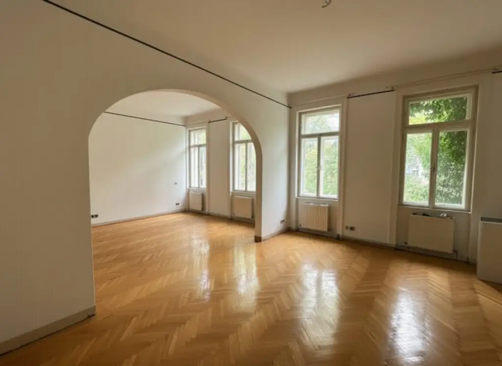 Stadtleben trifft Natur – Traumhafte 5-Zimmerwohnung in Zinsvilla zu verkaufen!