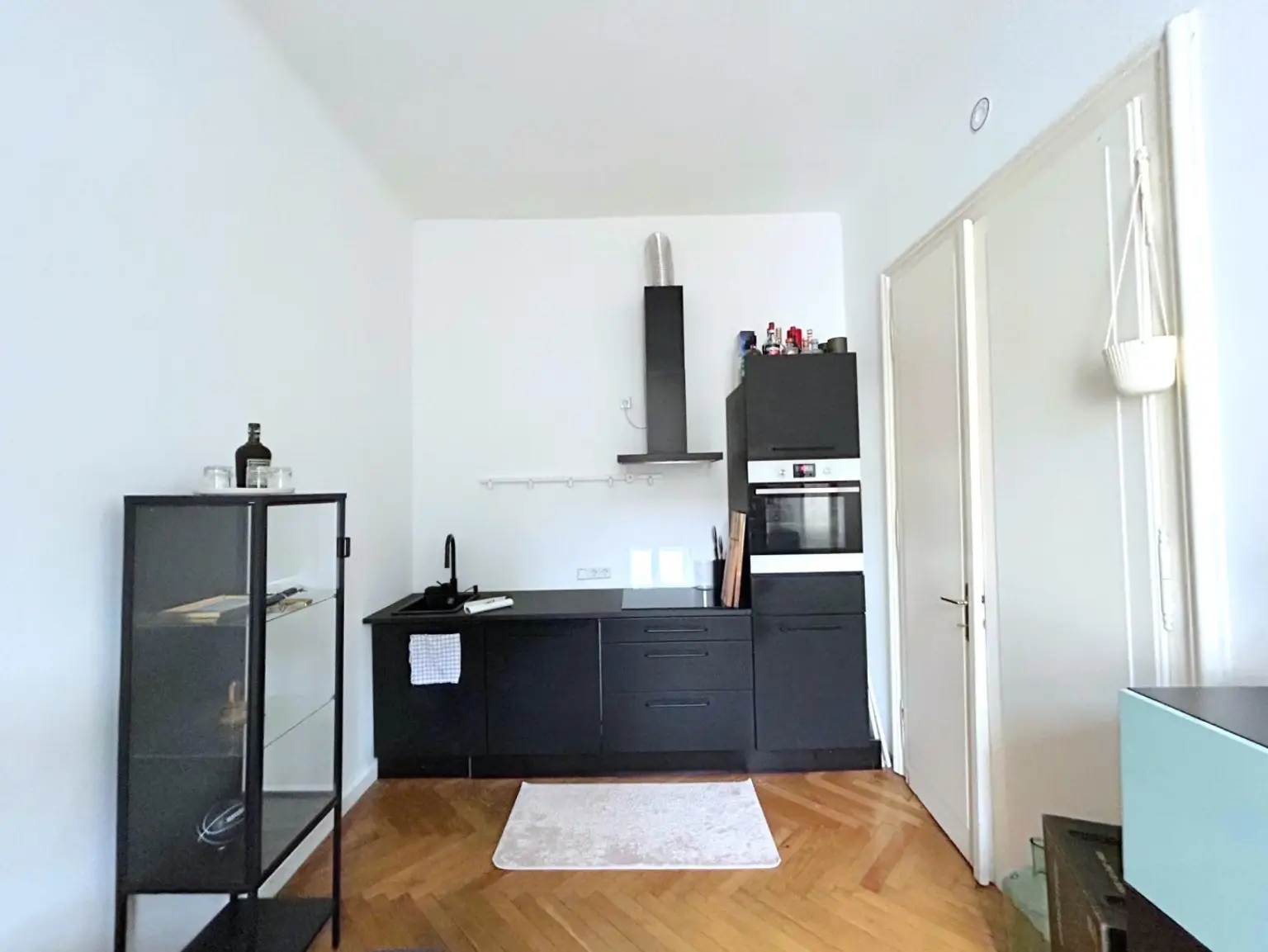 Linz/Stadt: Gemütliche ca. 66m² Altbau-Mietwohnung (2 Zi.) im Herzen von Linz in der Kapuzinerstraße (Nähe Promenade)