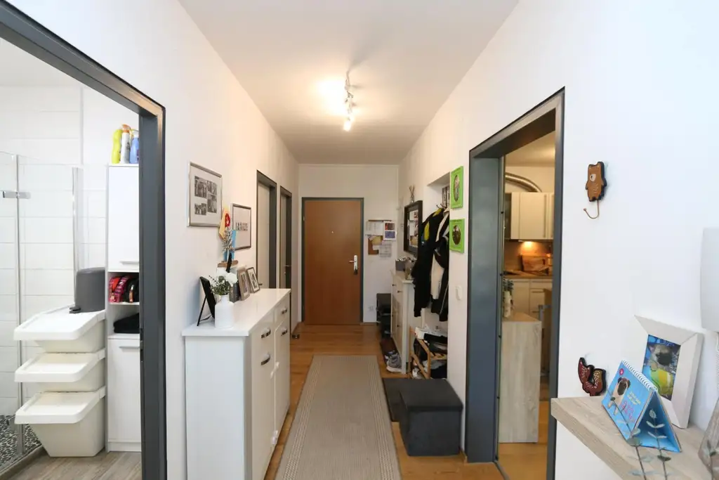 großzügige, attraktive 2 Zimmer-Wohnung
