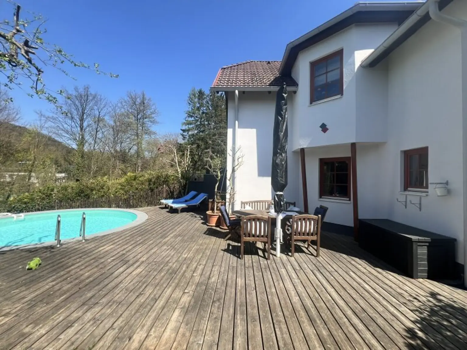 Familienhit mit Charme zum Toppreis (!) - gut geschnittene Doppelhaushälfte mit Garten & Pool in Gaaden