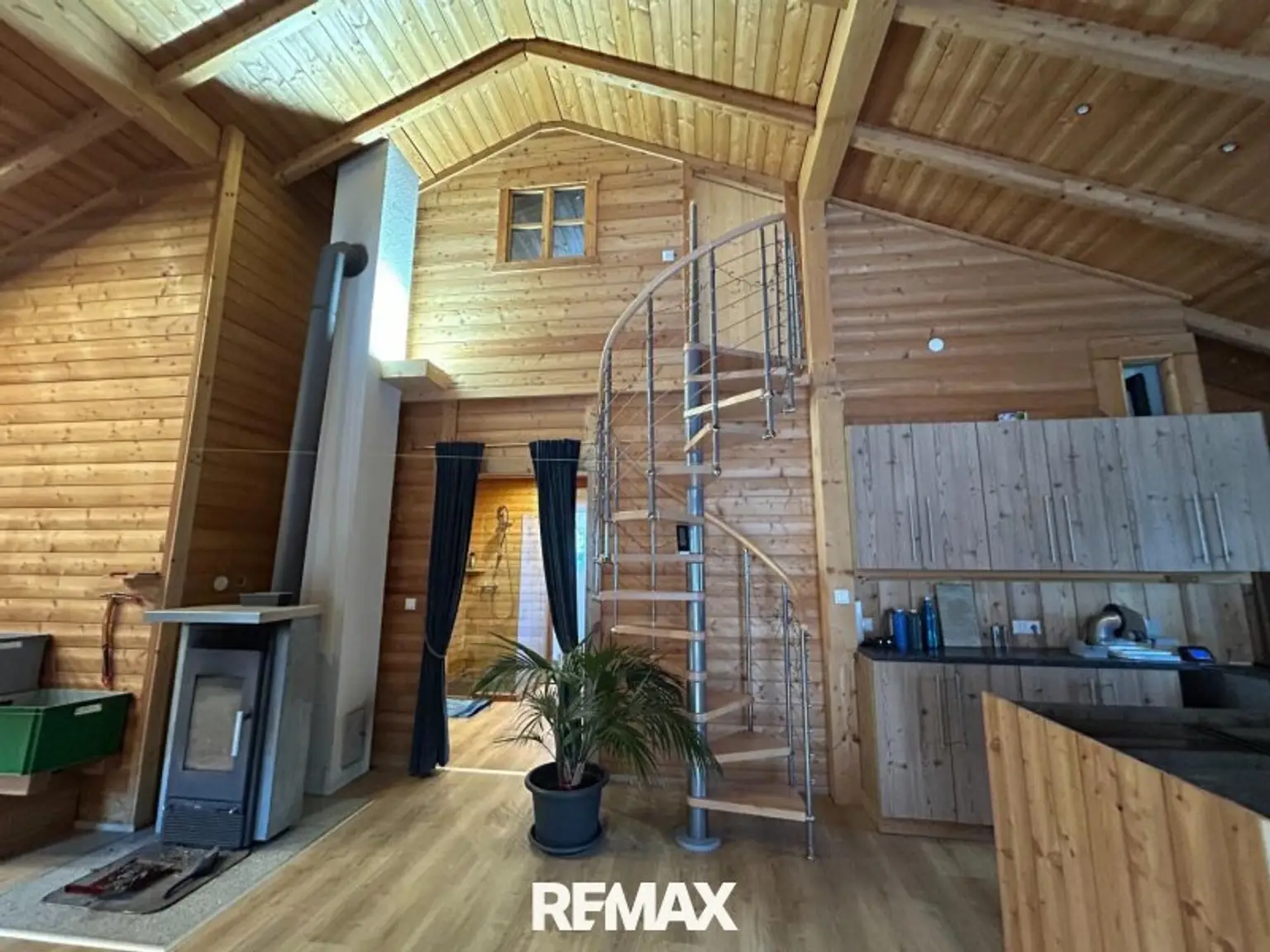 Wohn-Essbereich mit Küche