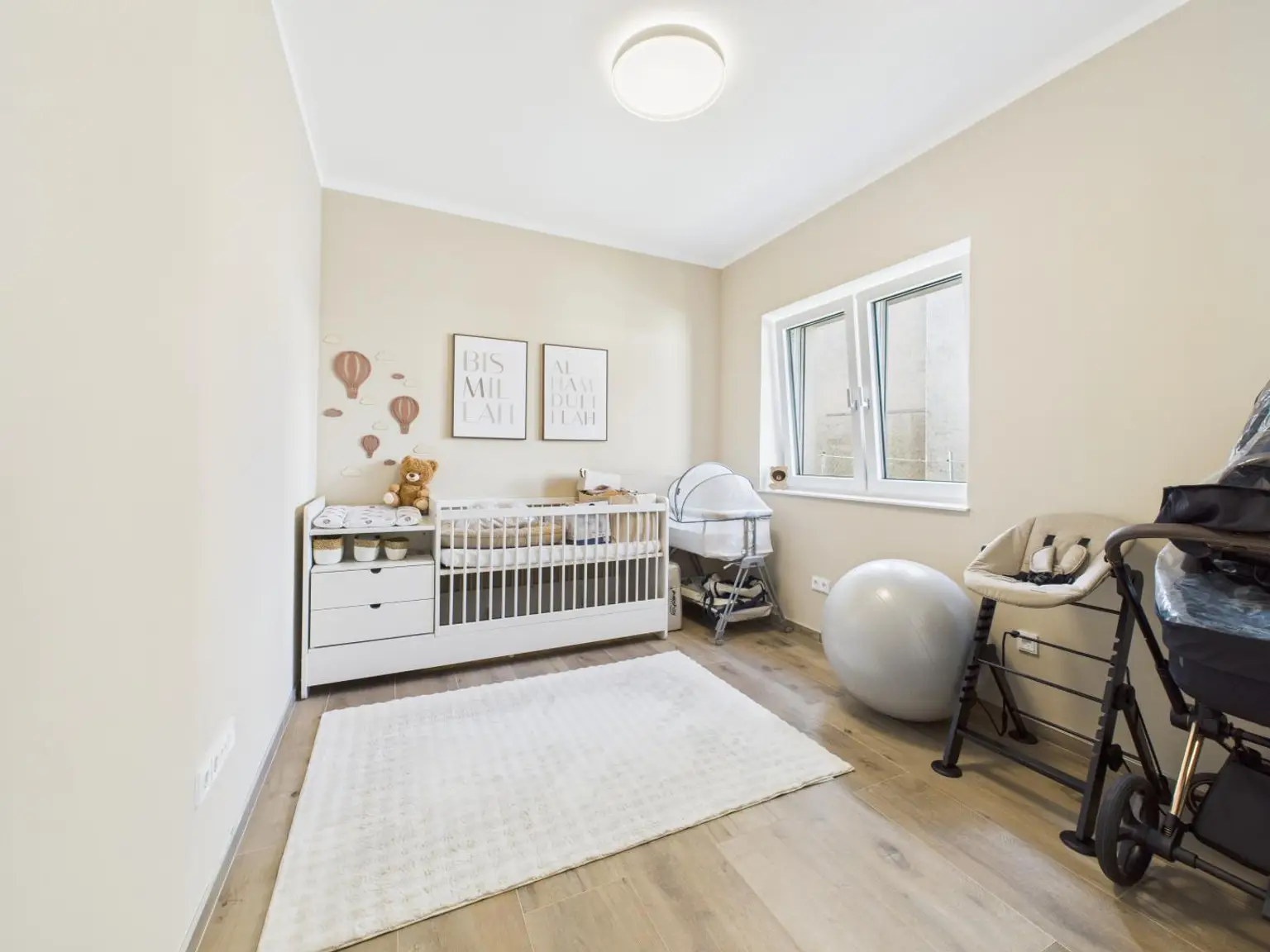 Kernsaniertes Anlageobjekt mit großzügigen Büroflächen und Wohneinheiten in 4050 Traun