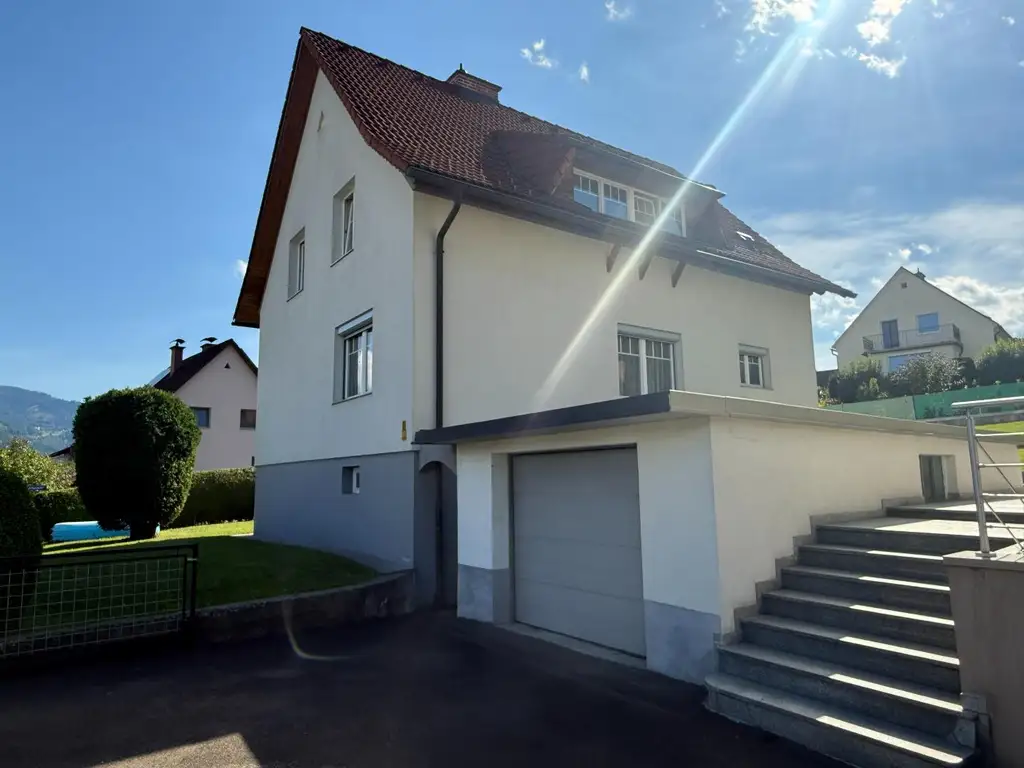*** Gemeinschaftsprojekt oder Investment? Zwei Häuser, sechs Stellplätze, großes Grundstück in Toplage! ***