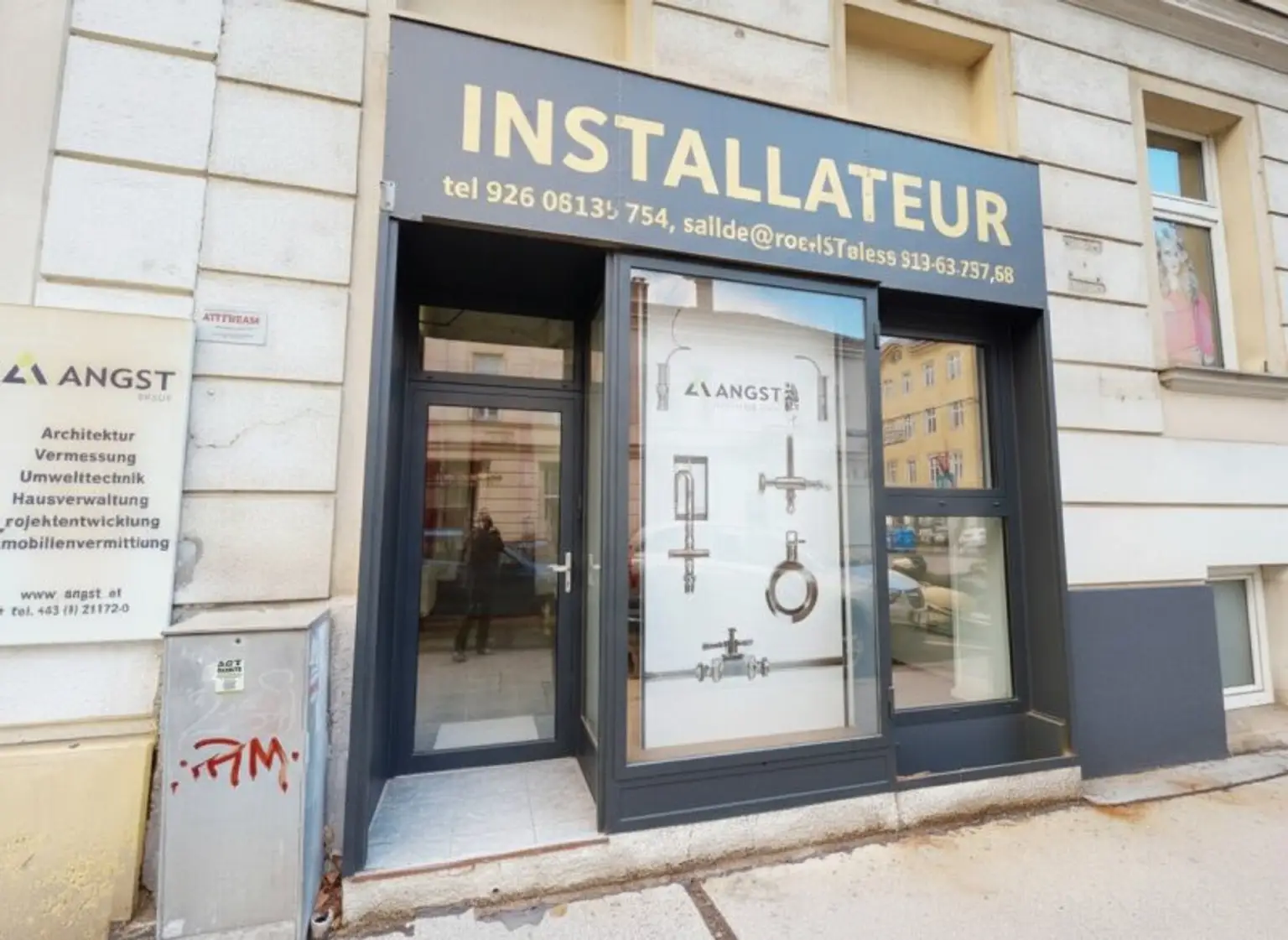 Geschäftslokalfront-KI generiert