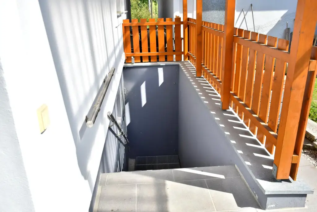 Vollunterkellerter Bungalow mit großem sonnigen Grundstück
