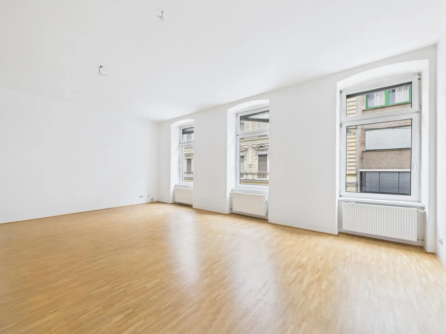 Linz/Zentrum: Büro- Ordinations- Praxisfläche im Herzen von Linz mit ca. 150 m2 + BALKON