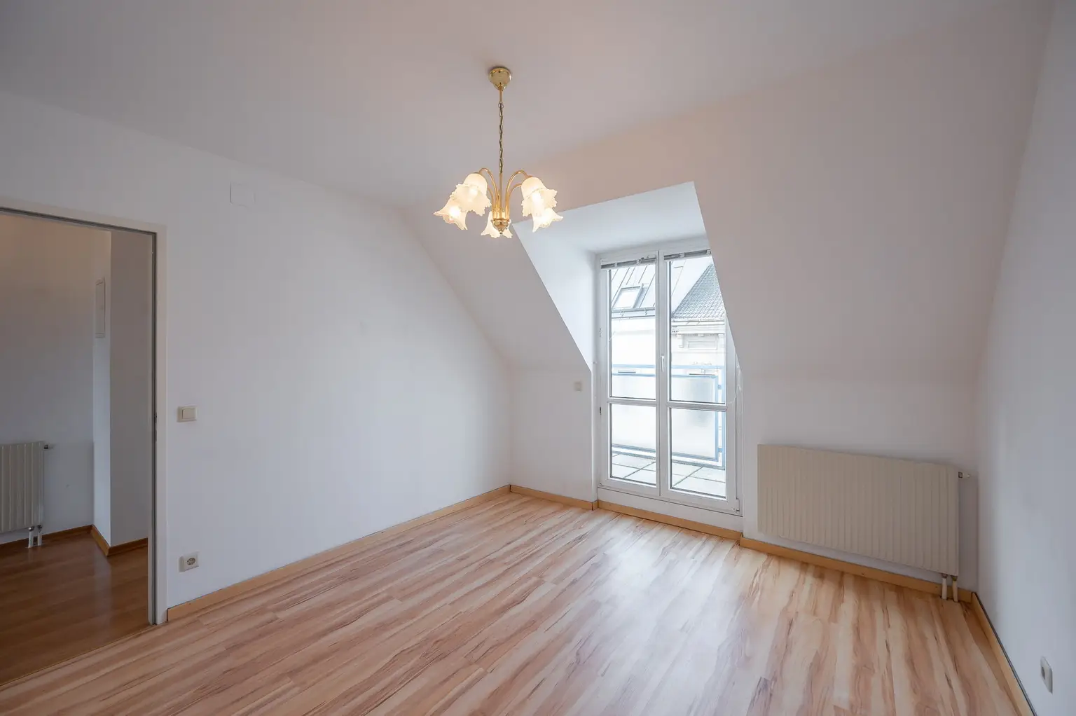 Zimmer 1 mit Ausgang zum zweiten Balkon