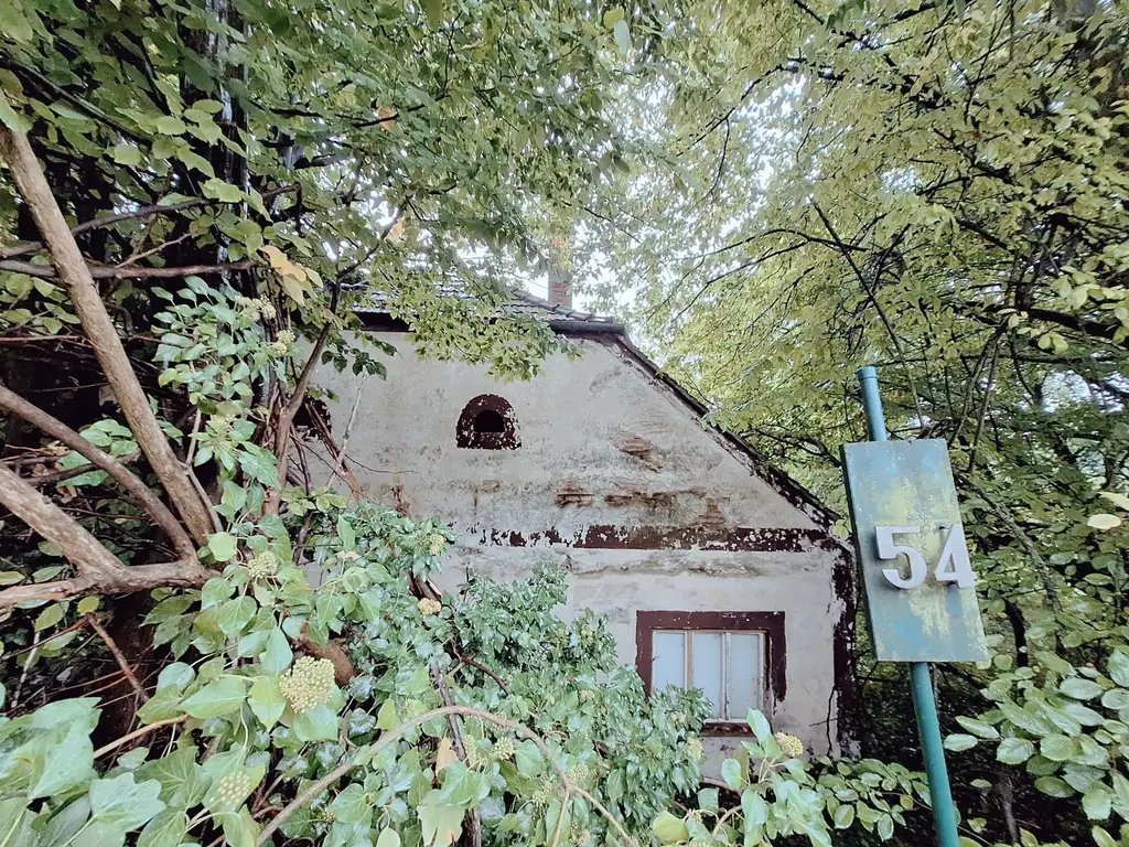 Ehemaliges Bauernhaus auf Bauland Agrargebiet