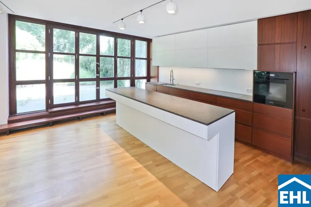 Stilvolle Villa mit Außenpool in exklusiver Grünruhelage des 19. Bezirks