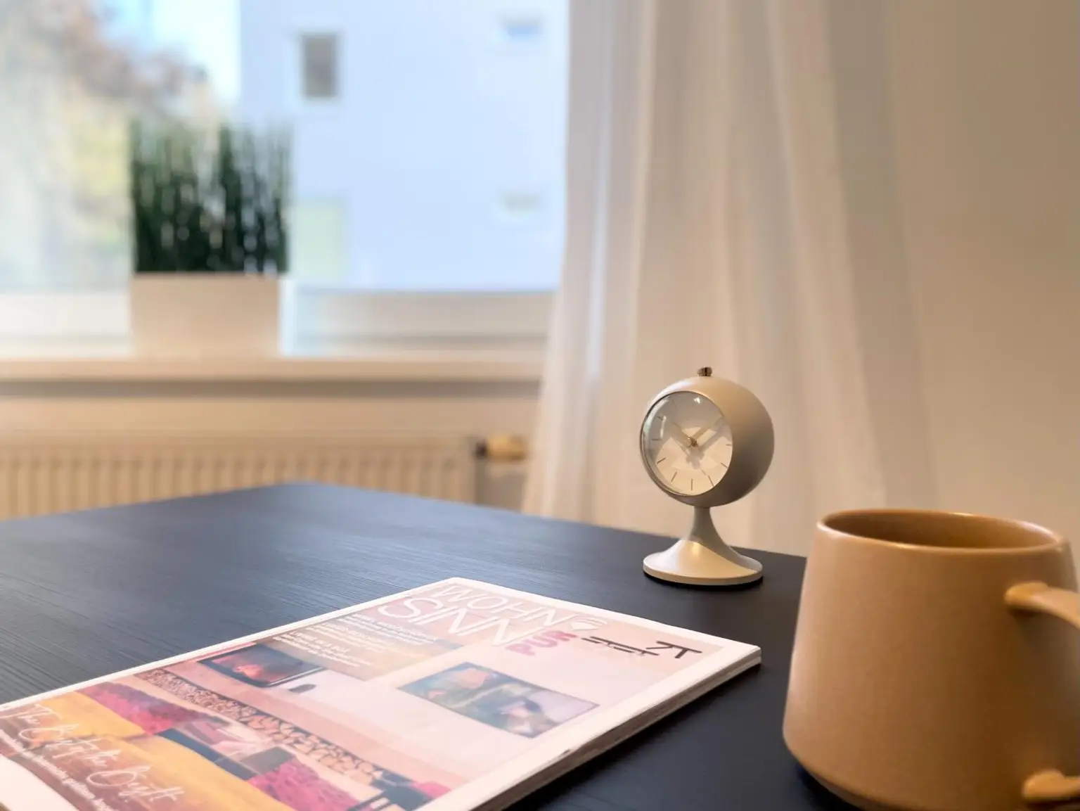 Idyllisch leben am Stadtrand – Lichtdurchflutete Wohnung mit Balkon ins Grüne