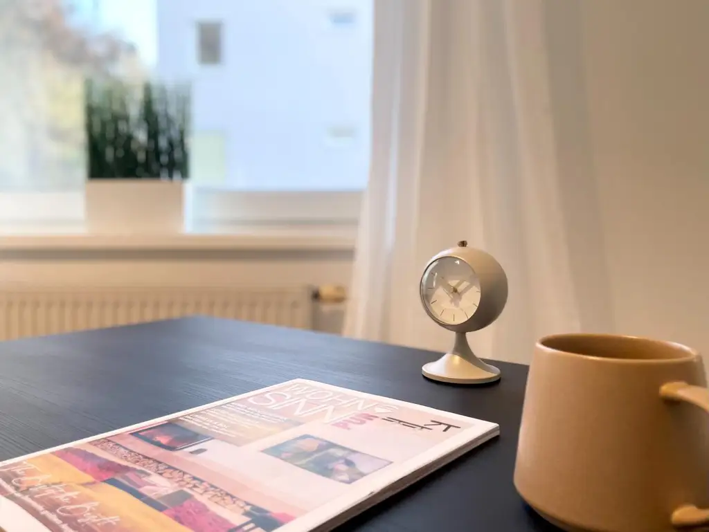 Idyllisch leben am Stadtrand – Lichtdurchflutete Wohnung mit Balkon ins Grüne