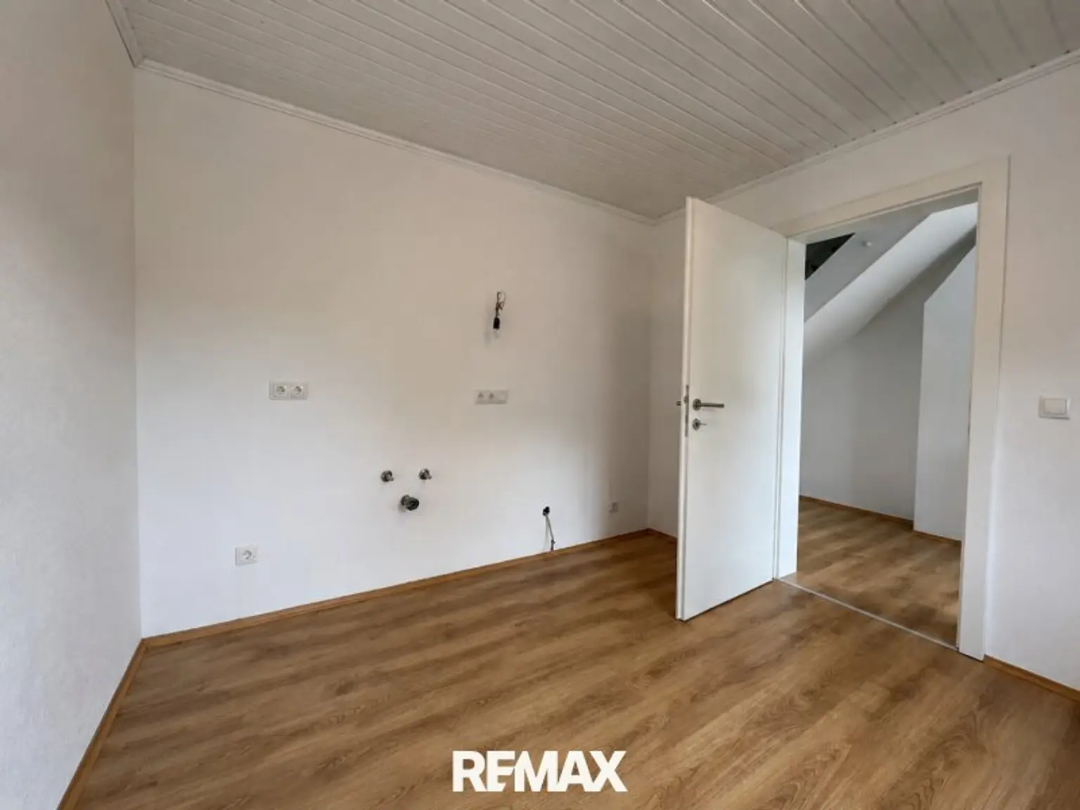 Küche / Ansicht Anschlüsse