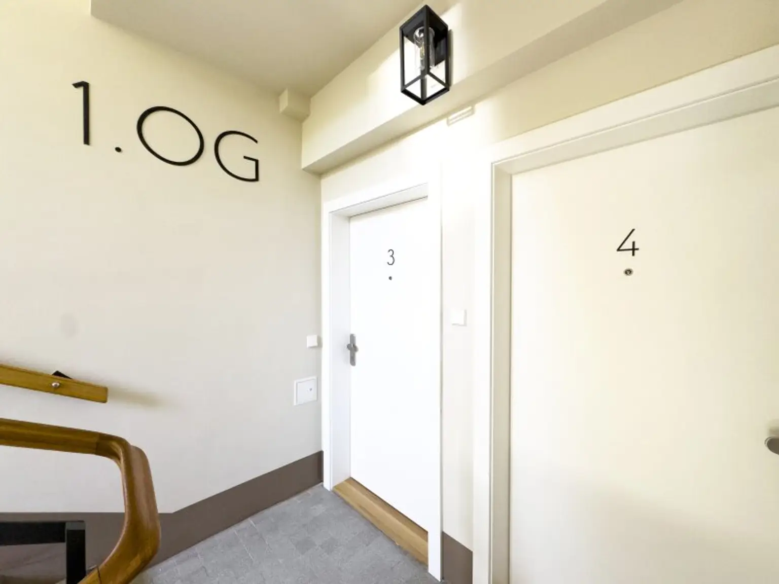 Charmanter Erstbezug nach Sanierung | 3 Zimmer + separate Küche | Balkon in Hofruhelage
