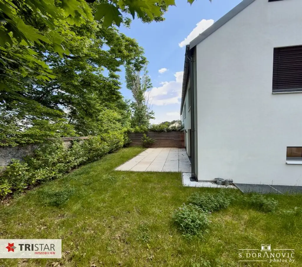 Zum Verkauf: Exklusive Doppelhaushälfte mit Aufzug, Keller, Garten & Terrassen in 2372 Gießhübl – Neubau 2022, sofort bezugsfertig!