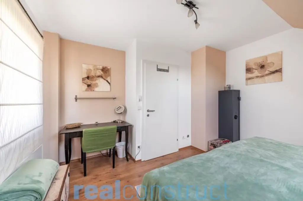 Ökologisch nachhaltiges Einfamilienhaus mit ERDWÄRME-Heizung in bester Lage von Bad Erlach