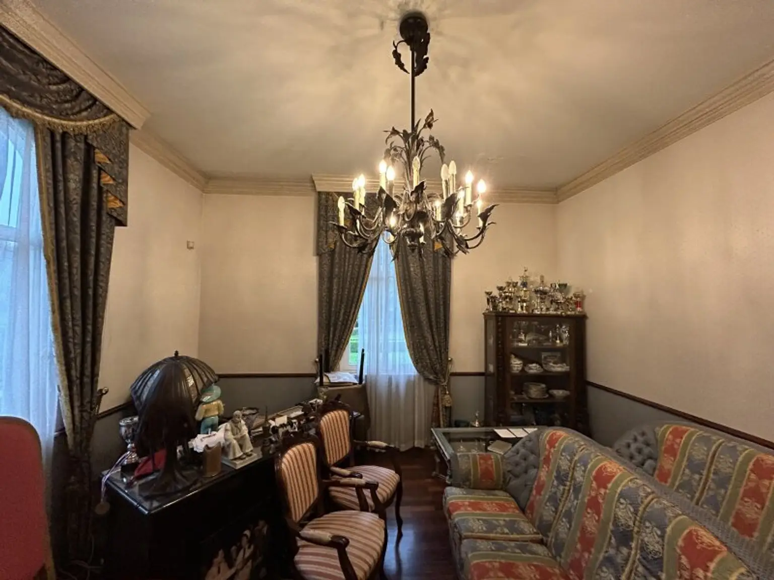 +++ Exklusive Villa im Herzen von Szombathely – Ruheoase auf rund 5300 m² +++