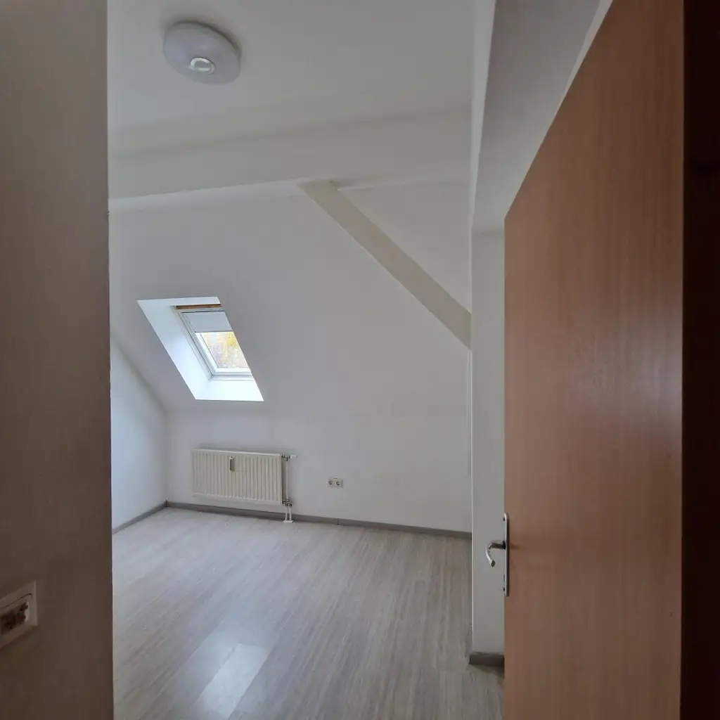 2,5-Zimmer-Dachgeschoßwohnung