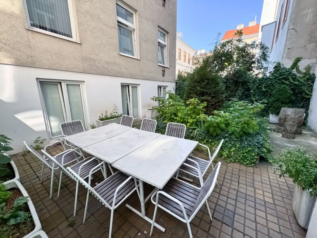 Büro / Ordination im Erdgeschoss mit Terrasse! 95,70 m2 Vier separate Räume mit 47 m2 Kellerfläche! Nähe Thaliastraße!