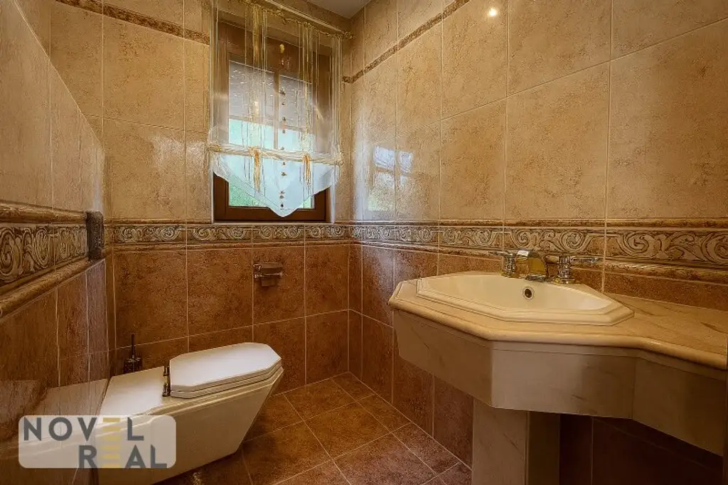 Exklusive Traumresidenz nahe Wien – Eleganz auf höchstem Niveau in idyllischer Grünlage!