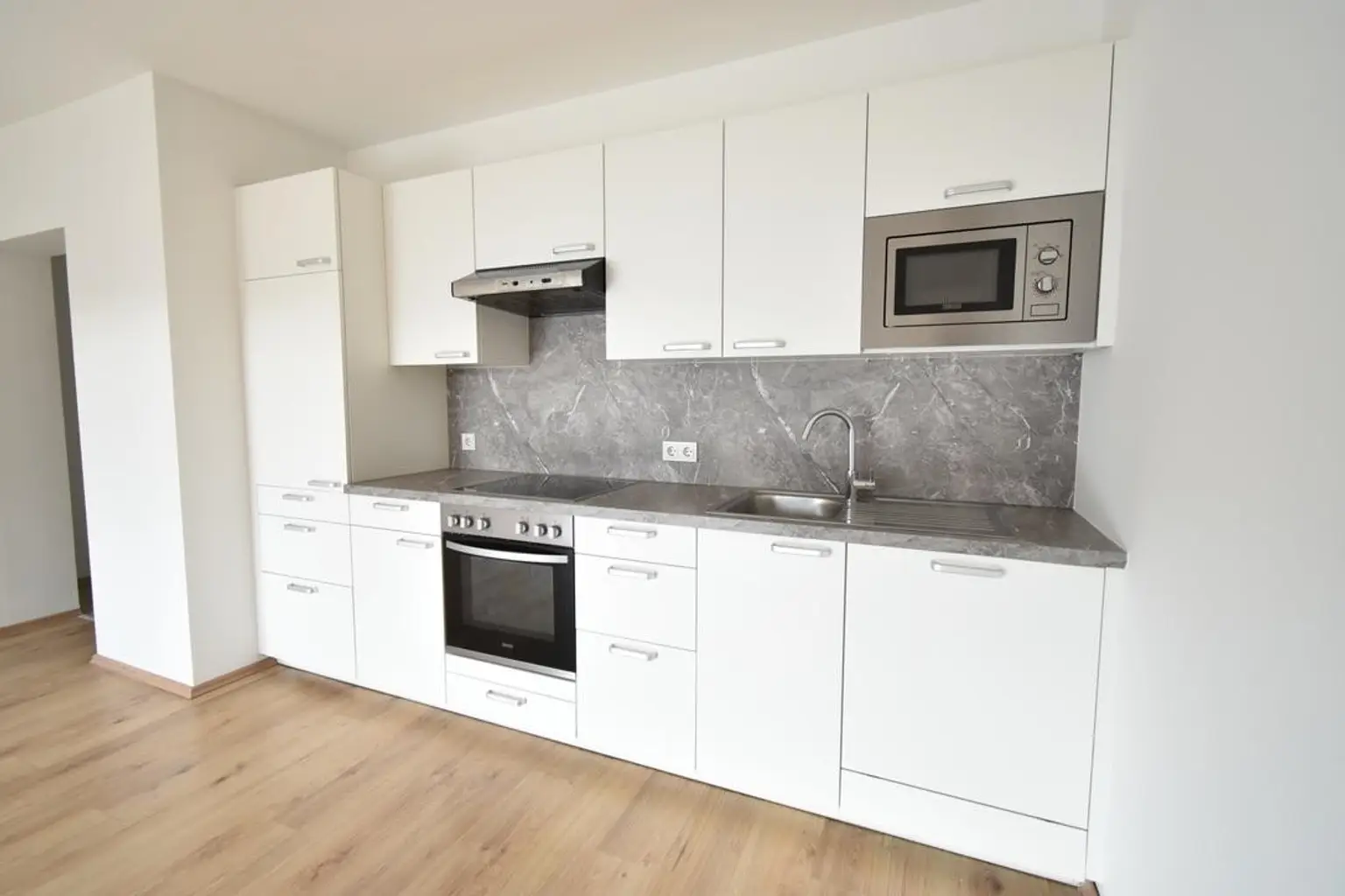 Barrierefreie 3-Zimmer-Wohnung mit Küche und Balkon in zentraler Lage!