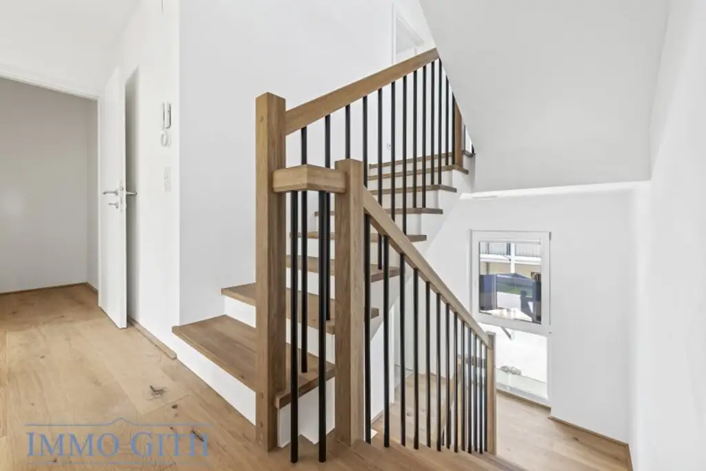 EXKLUSIVES TOWNHOUSE MIT GARTEN, PV-ANLAGE & DESIGNAUSSTATTUNG ZU KAUFEN – WIEN DIREKT VOR DER TÜR