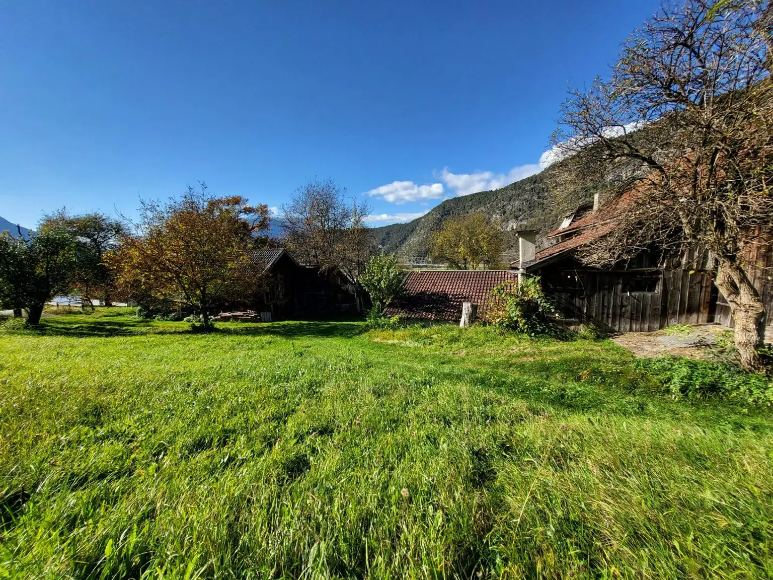 Panoramablick inklusive -  Baugrundstück mit Altbestand in schönster Lage