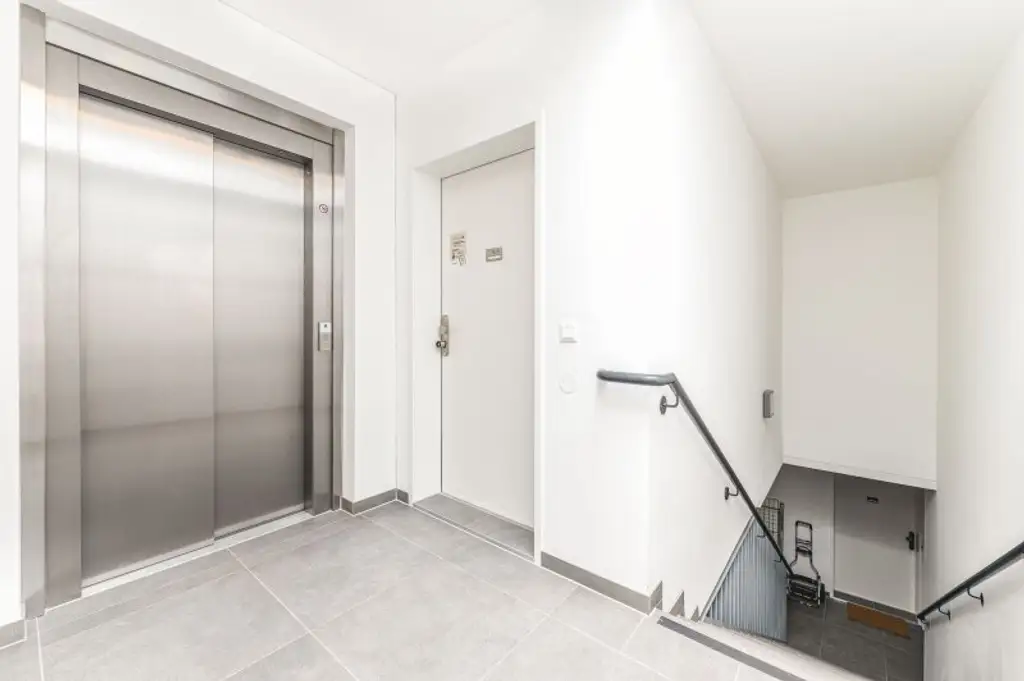 Erstbezug ab Oktober! Grandiose 4-Zimmer-Terrassenwohnung inkl. Parkplatz in Hietzing zu vermieten!