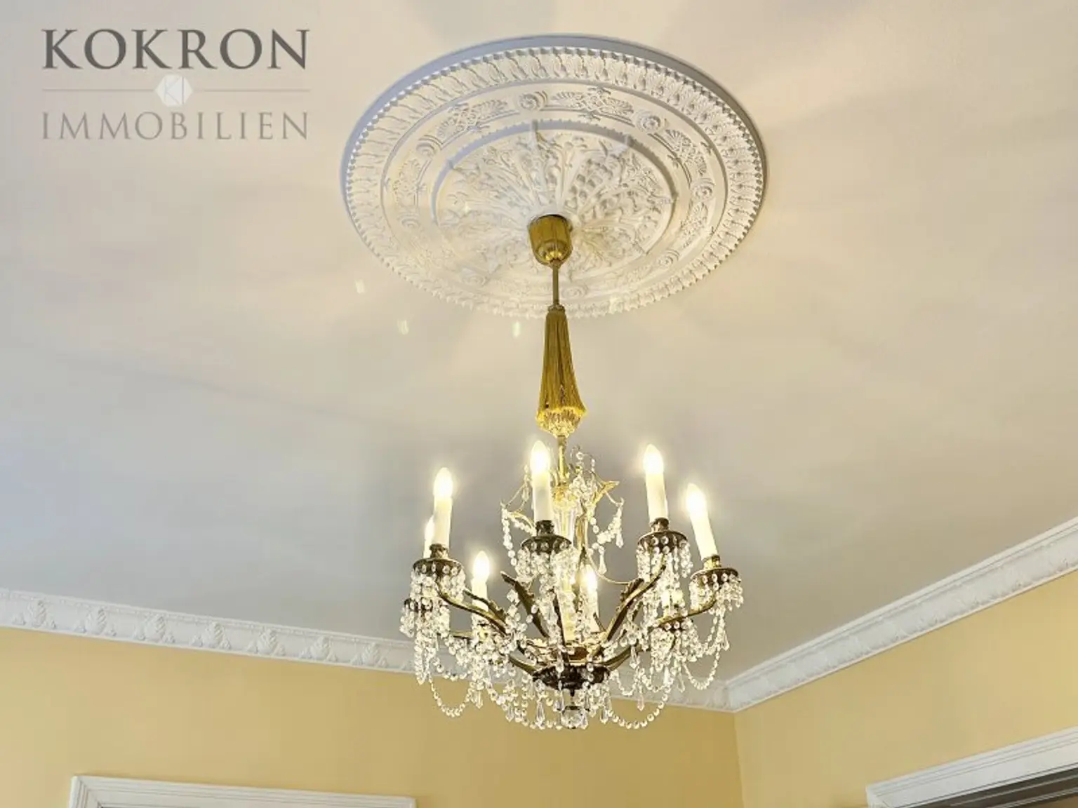 Wo Geschichte atmet und Ruhe wohnt - Ihre Altbauwohnung mit Balkon in Alt-Hietzing