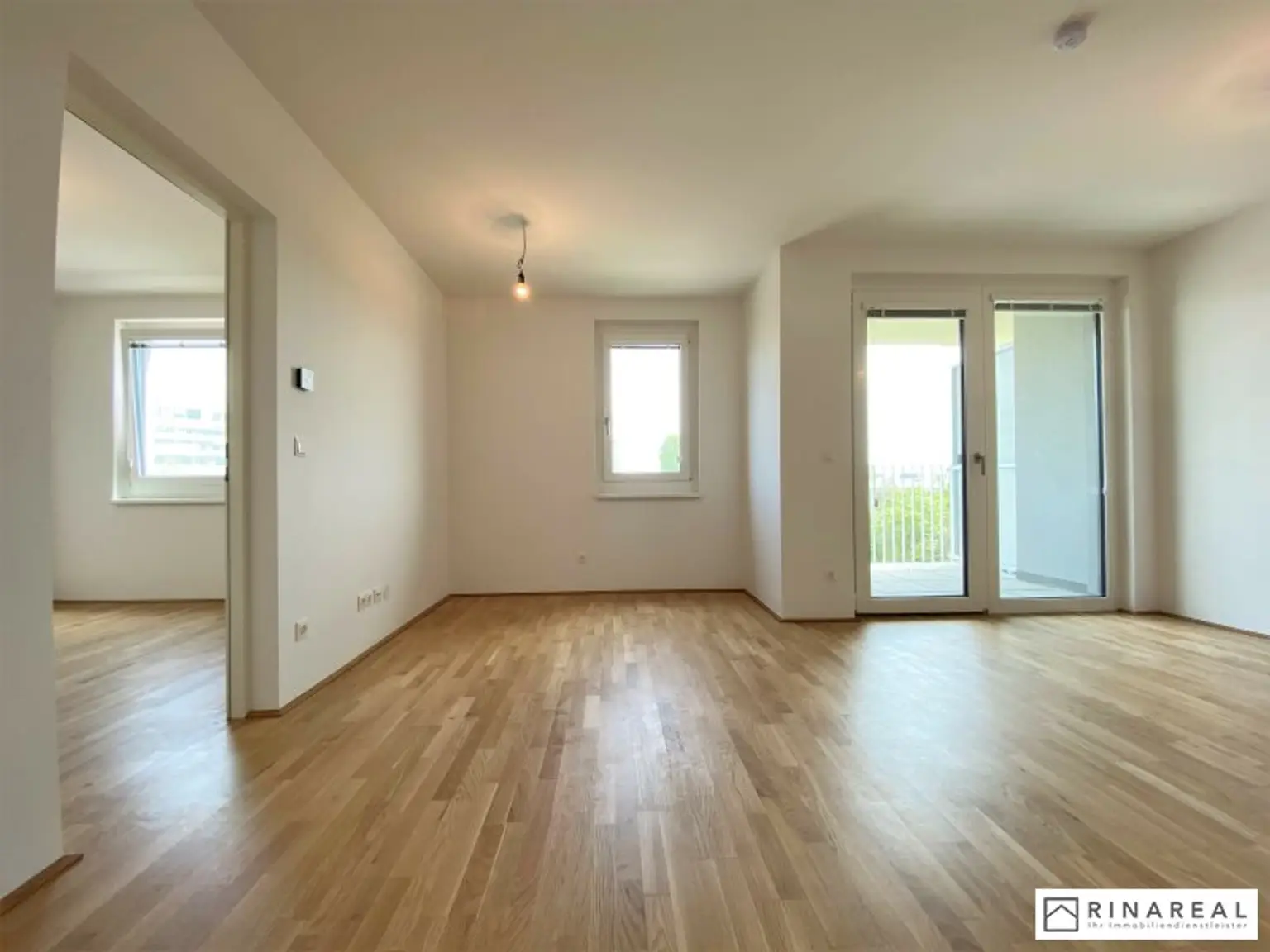 Gut geschnittene 2 Zimmer | Loggia | U-Bahn Nähe | Susi-Nicoletti-Weg | ab 1. September 2025
