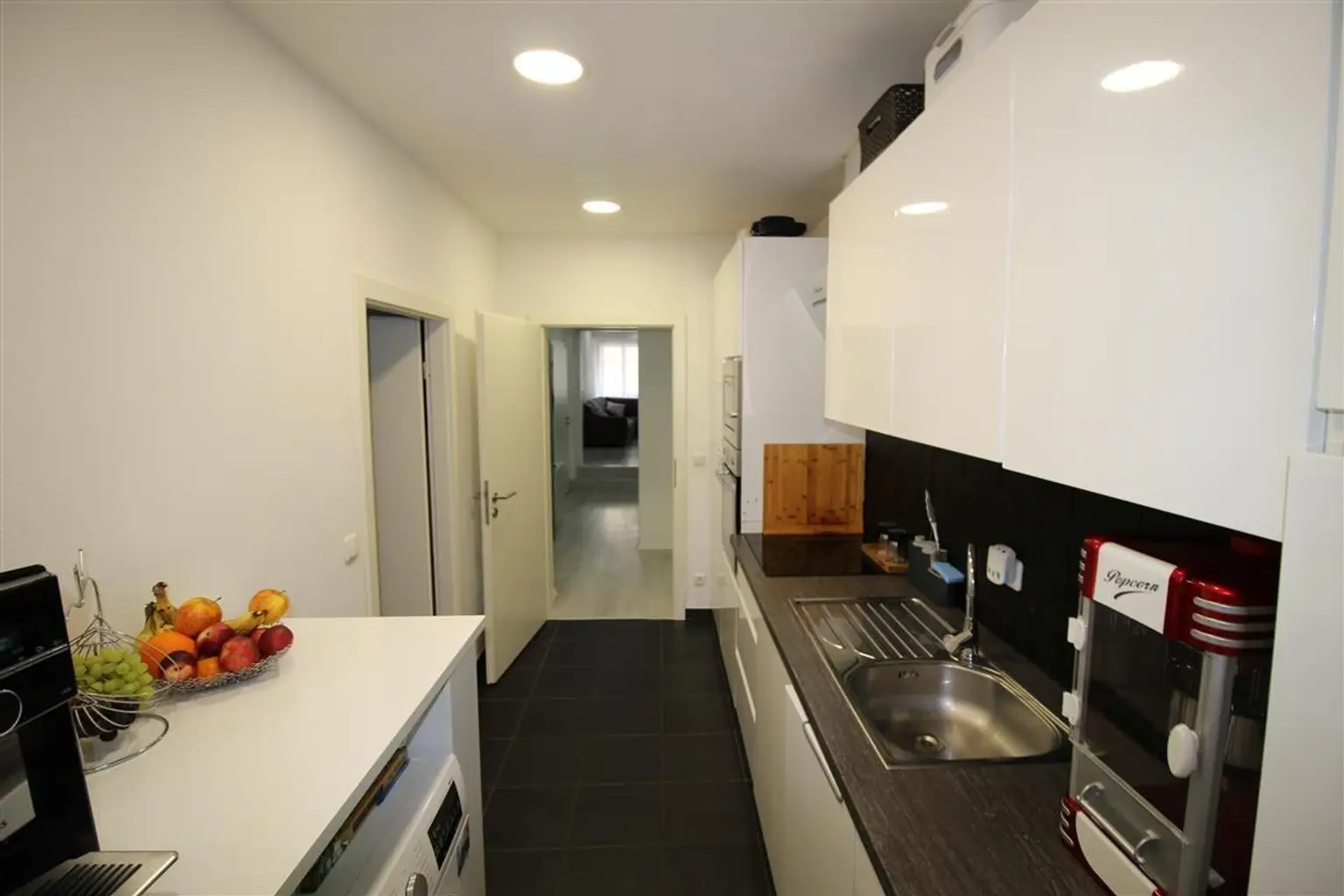 Stadthaus mit Geschäftslokal 2 Wohnungen & Dachterasse