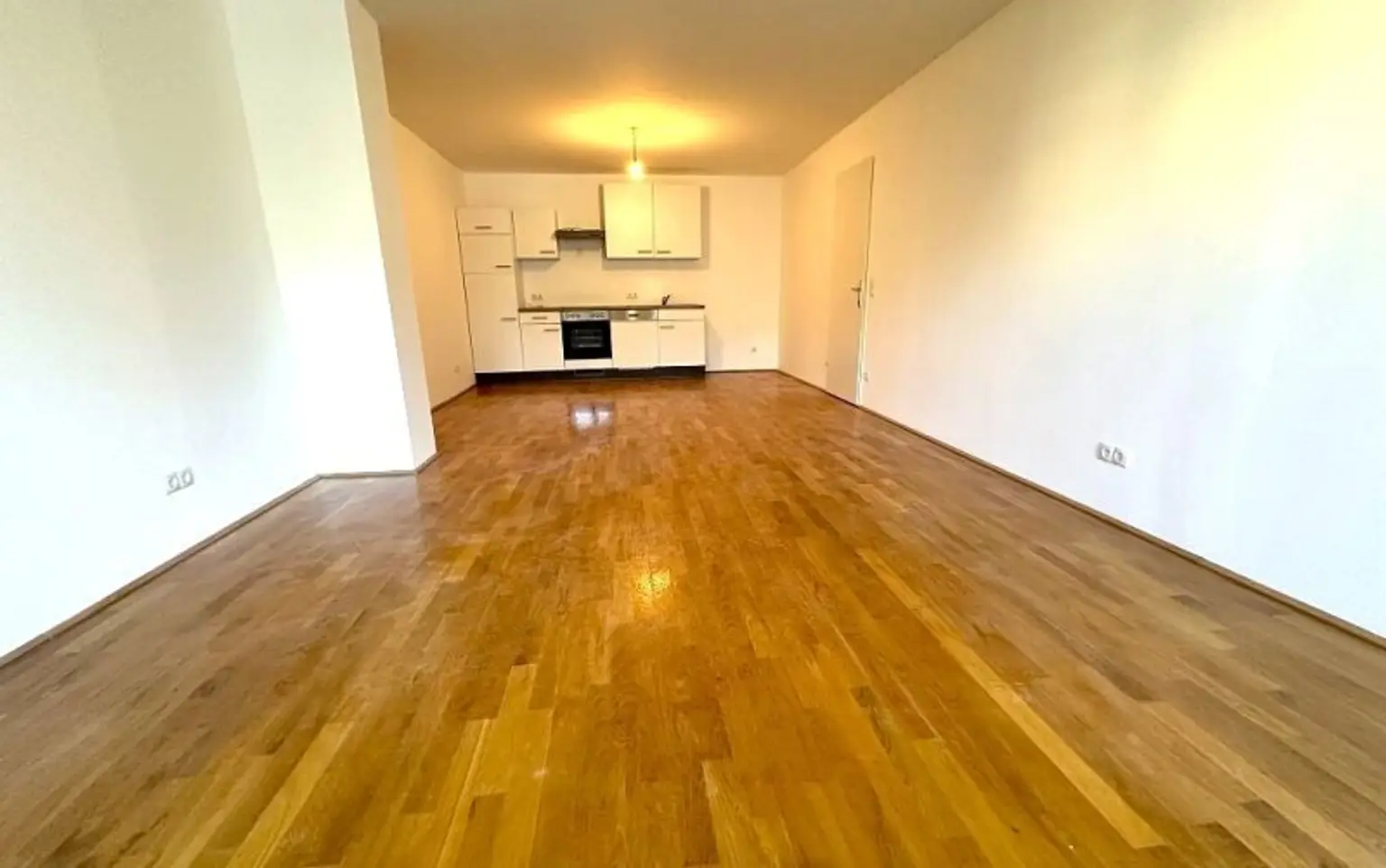 U3-NÄHE, LORYSTRASSE, sonnige 74 m2 Neubau mit 8 m2 Balkon, 2 Zimmer, Wohnküche, Wannenbad, Garage möglich, 3. Liftstock