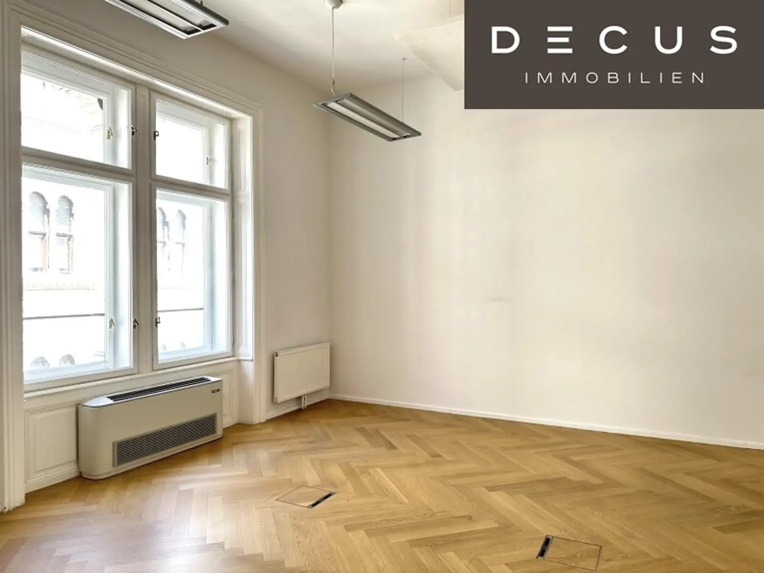 + + + REPRÄSENTATIVER ALTBAU + + + TOP CITY LAGE + + + 10 Räume + + +