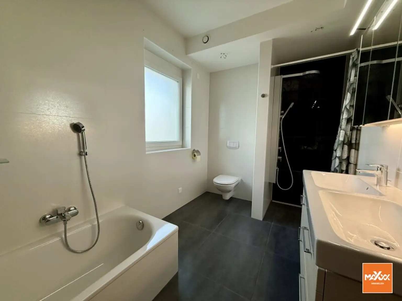 Familienfreundliche Doppelhaushälfte mit Garten, Balkon und Dachterrasse in Eisenstadt!