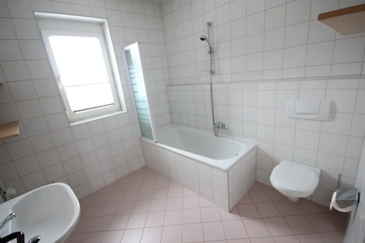 Schöne 2 Zimmer Wohnung 55m² plus Balkon und Parkplatz in Tessendorf